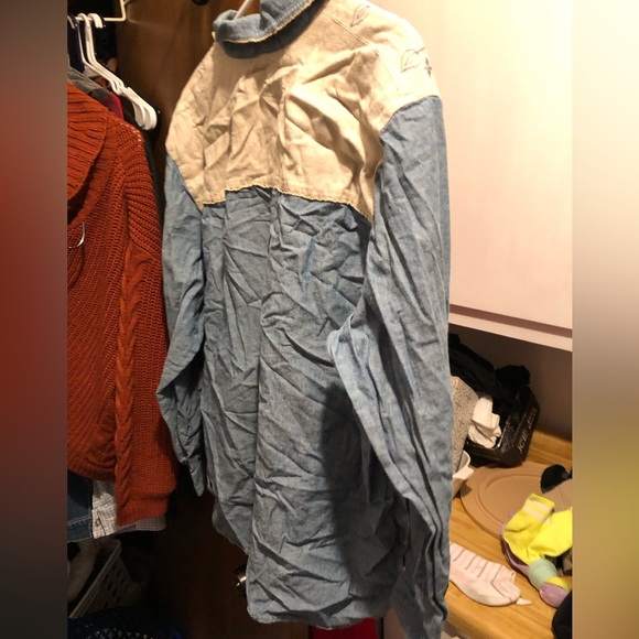 Vintage Elizabeth, Liz Claiborne Country Themed Shirt- 814 $35 or $30 w/offer - Picture 4 of 4